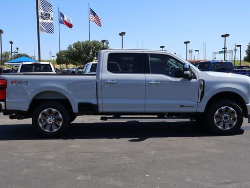Used 2025 Ford F250 Lariat w/ Chrome Package AWD/4WD image 16