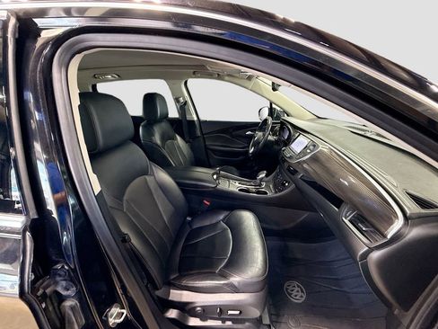 Used 2020 Buick Envision Essence FWD image 29