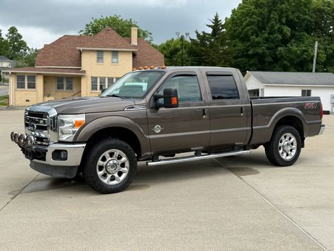Used 2016 Ford F250 Lariat w/ Lariat Interior Package AWD/4WD image 4