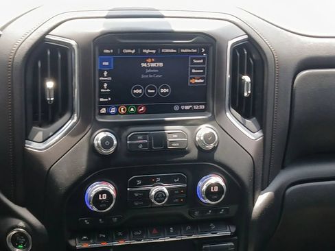 Used 2020 GMC Sierra 1500 AT4 w/ Off Road Performance Package AWD/4WD image 24