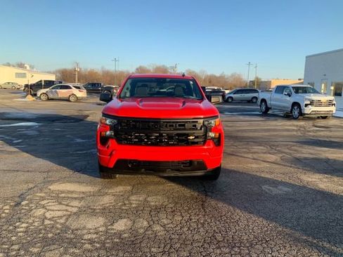 Used 2022 Chevrolet Silverado 1500 Custom image 3