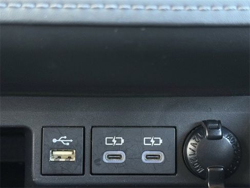 Used 2023 Toyota Highlander LE image 21