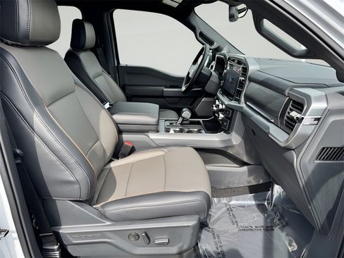 New 2025 Ford F150 Lariat w/ Equipment Group 501A Mid image 31