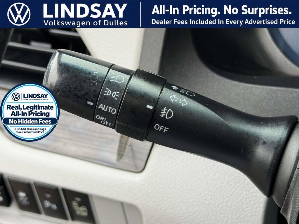 Used 2016 Toyota Sienna XLE Premium w/ Protection Package FWD image 23