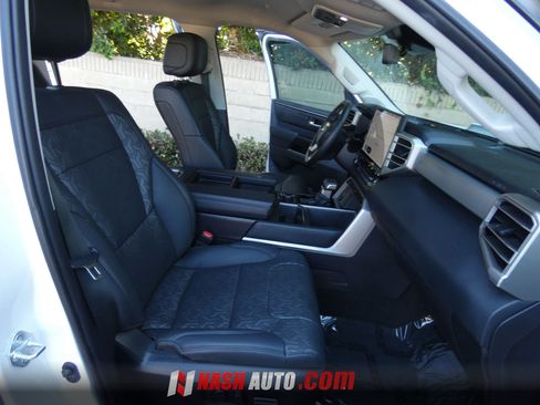 Used 2024 Toyota Tundra Limited AWD/4WD image 28