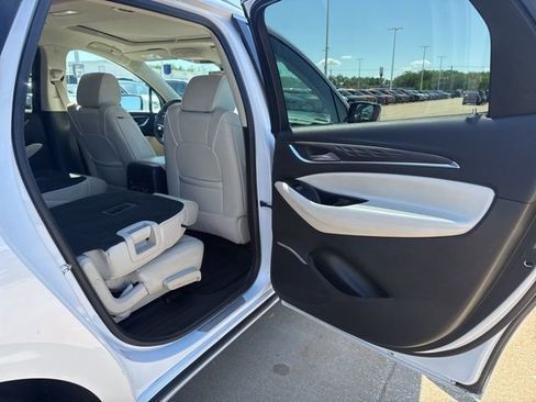 Used 2024 Buick Enclave Avenir w/ Avenir Technology Package AWD/4WD image 48