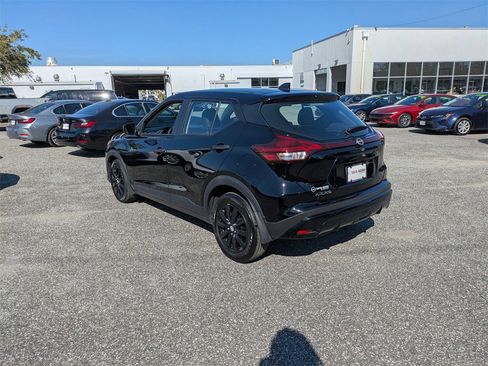 Used 2023 Nissan Kicks S image 5
