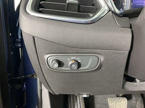 Used 2024 Chevrolet Equinox LS w/ LS Convenience Package image 21