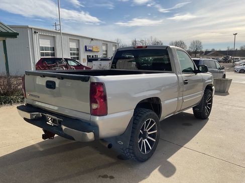 Used 2006 Chevrolet Silverado 1500 LT w/ Light Duty Power Package image 9