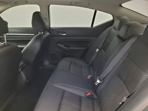 Used 2024 Nissan Altima 2.5 SR w/ SR Premium Package FWD image 18