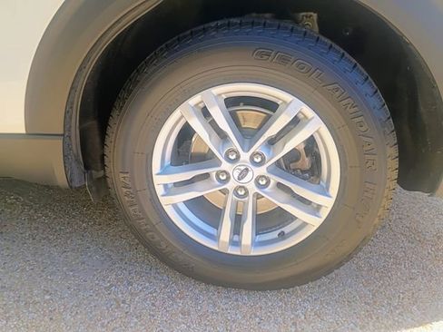 Used 2020 Ford Explorer XLT RWD image 18