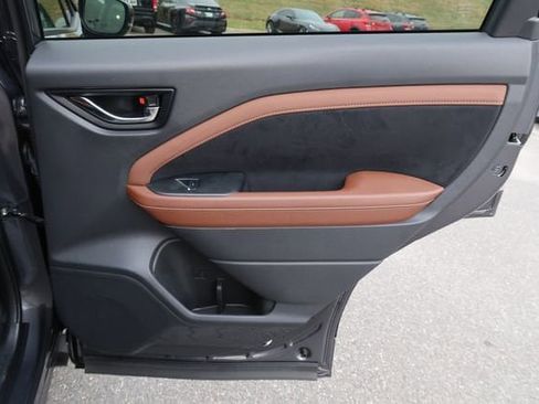 Certified 2025 Subaru Forester Touring w/ Popular Package - Touring image 35