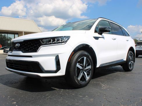 Used 2021 Kia Sorento S w/ Panoramic Sunroof Package FWD image 12