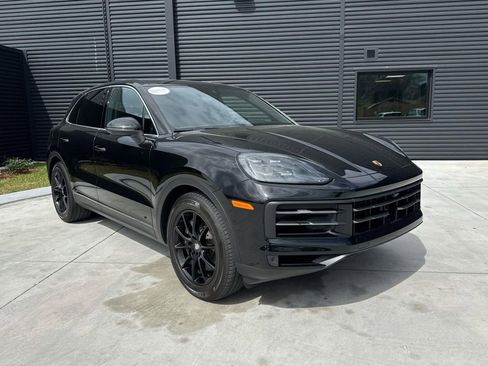 Certified 2024 Porsche Cayenne AWD/4WD image 9