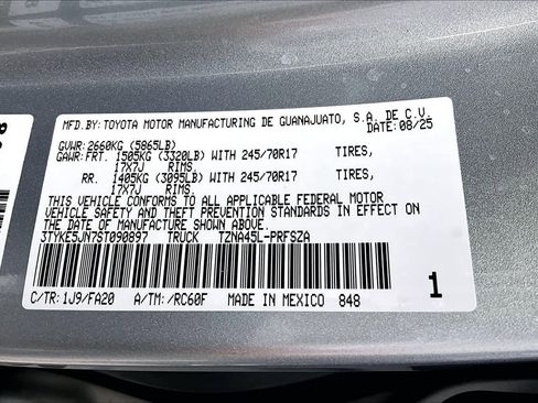 Used 2025 Toyota Tacoma SR w/ SR Upgrade Package AWD/4WD image 33