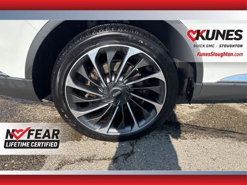 Used 2020 Lincoln Aviator Reserve w/ Equipment Group 202A image 14