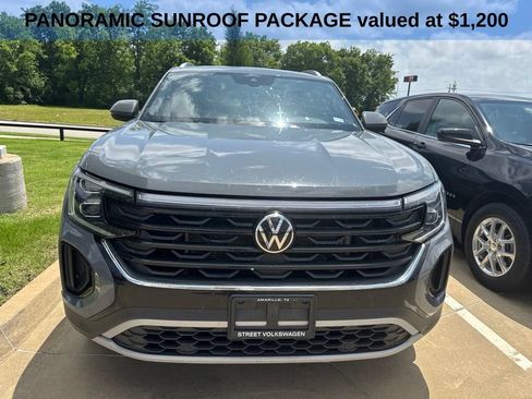 Used 2024 Volkswagen Atlas Cross Sport SE w/ Panoramic Sunroof Package FWD image 3