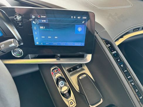 Used 2024 Chevrolet Corvette Stingray Preferred Conv w/ 2LT RWD image 14