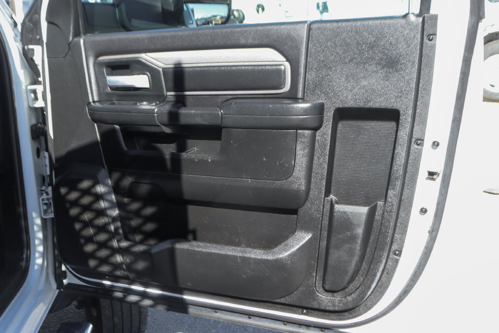 Used 2019 RAM 5500 Tradesman RWD image 33