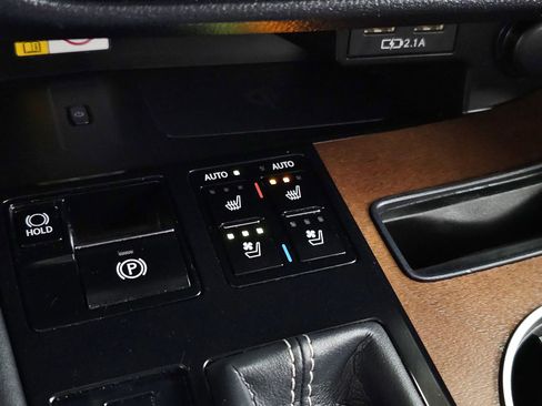 Used 2022 Lexus RX 350L FWD w/ Premium Package image 33