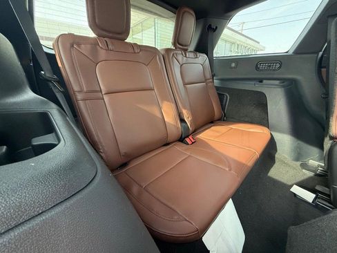 New 2026 Lincoln Aviator Reserve w/ Jet Appearance Package image 5