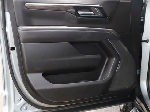 Used 2025 Chevrolet Tahoe LT AWD/4WD image 17