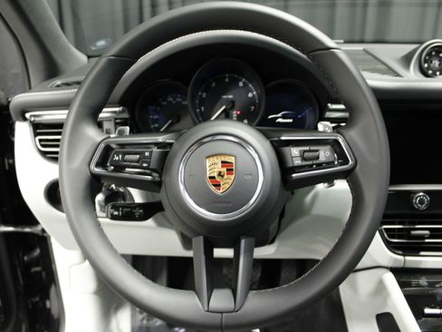 New 2026 Porsche Macan image 33
