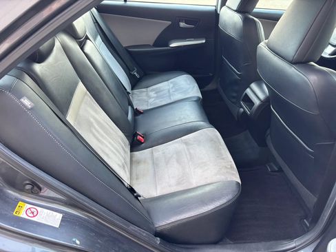 Used 2012 Toyota Camry SE w/ Leather Pkg FWD image 13