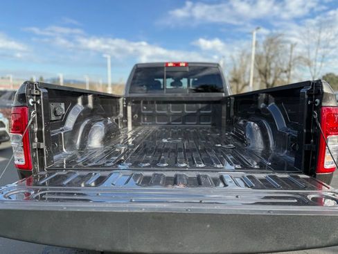 Used 2024 RAM 3500 Tradesman w/ Chrome Appearance Group image 11