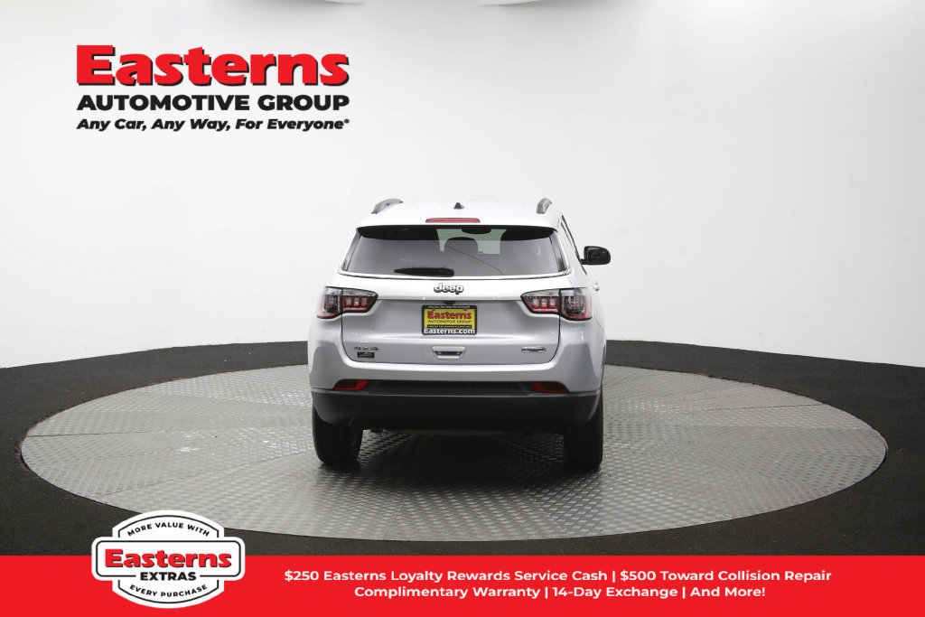 Used 2024 Jeep Compass Latitude AWD/4WD image 38
