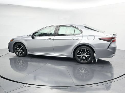 Used 2024 Toyota Camry SE FWD image 5