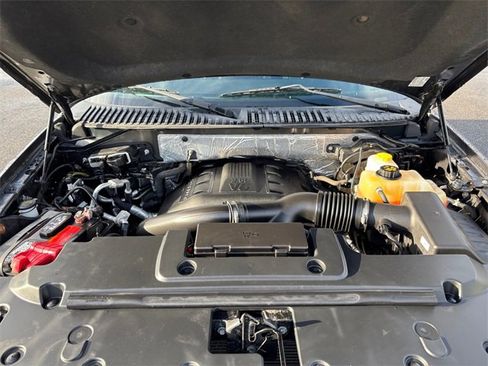 Used 2017 Ford Expedition XLT image 36
