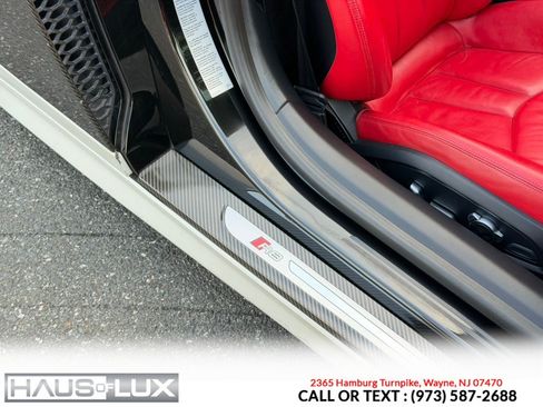 Used 2017 Audi R8 V10 w/ Carbon Exterior Package AWD/4WD image 24