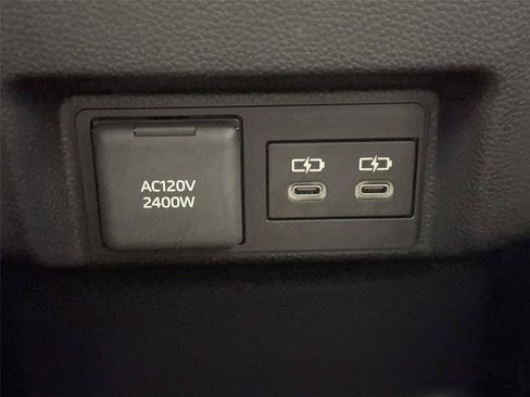 Certified 2024 Toyota Tacoma Limited AWD/4WD image 36