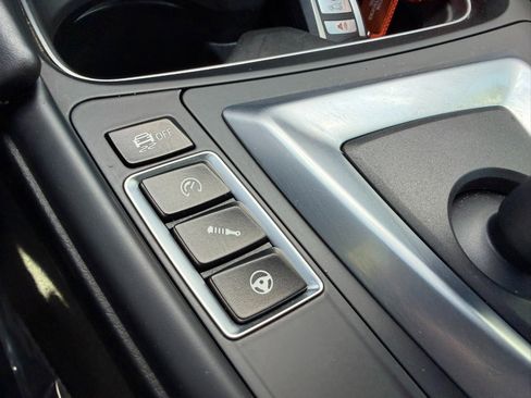 Used 2018 BMW M4 Convertible image 44