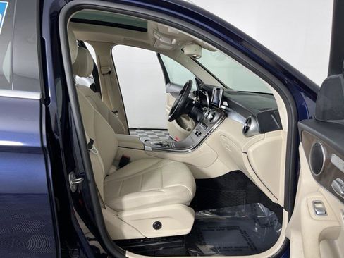 Used 2019 Mercedes-Benz GLC 300 4MATIC image 36