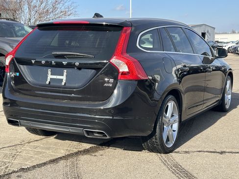 Used 2017 Volvo V60 T5 Platinum w/ Climate Package image 7