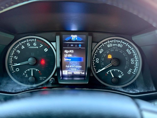 Used 2022 Toyota Tacoma TRD Off-Road AWD/4WD image 34
