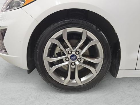 Used 2020 Ford Fusion SEL FWD image 23