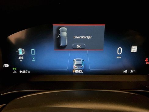 Used 2025 Ford Escape SE w/ PHEV Premium Package image 19