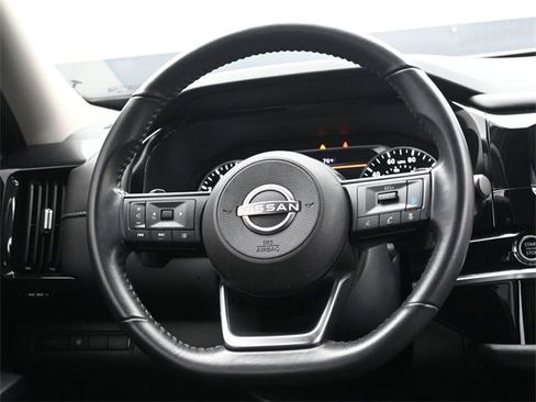 Used 2024 Nissan Pathfinder SV w/ Lighting Package (N92) image 15