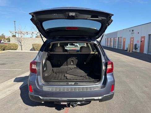Used 2017 Subaru Outback 3.6R Limited image 9