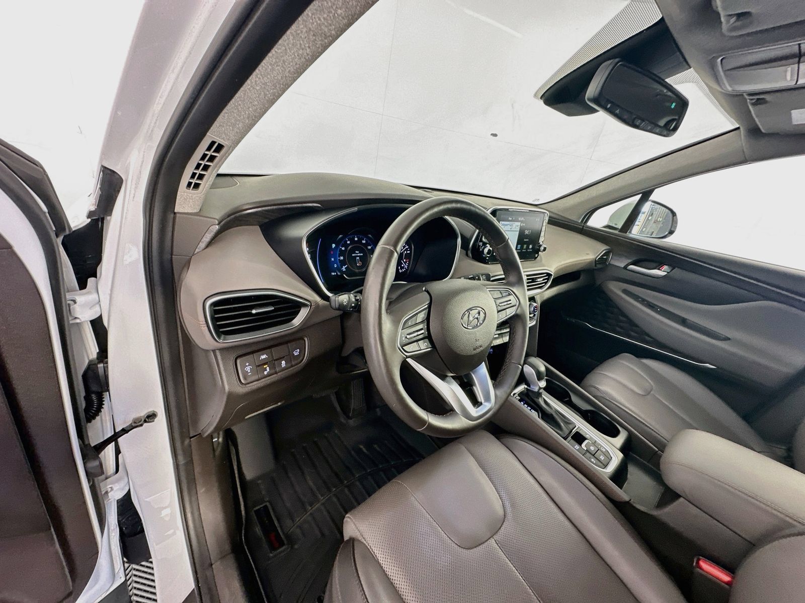 Used 2020 Hyundai Santa Fe Limited w/ Cargo Package FWD image 9