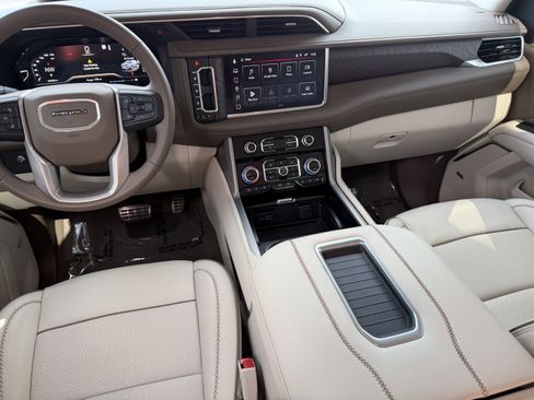 Used 2023 GMC Yukon Denali image 15
