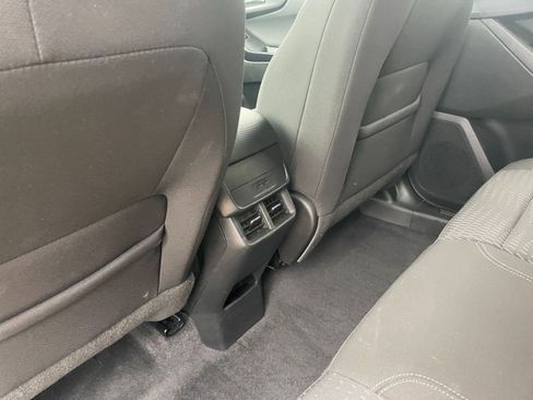 Used 2025 Chevrolet Equinox LT image 24