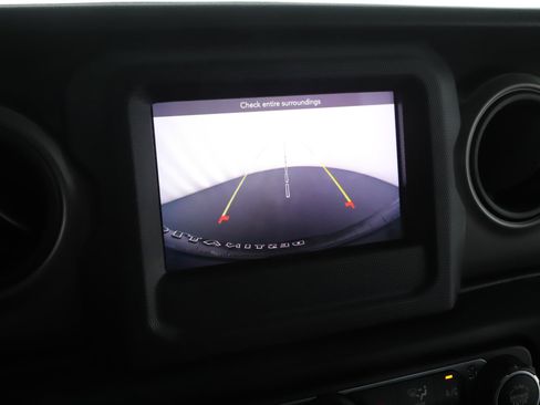 Used 2021 Jeep Wrangler Unlimited Sport AWD/4WD image 13