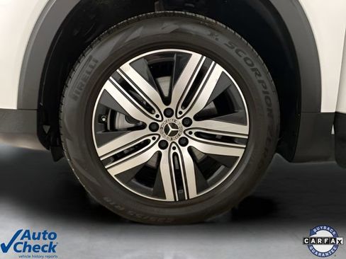 Used 2023 Mercedes-Benz EQB 300 4MATIC w/ Pinnacle Package image 23