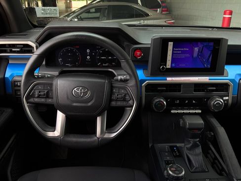 Used 2025 Toyota Tacoma TRD Off-Road AWD/4WD image 12