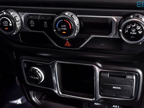 Used 2021 Jeep Wrangler Unlimited Sport image 27