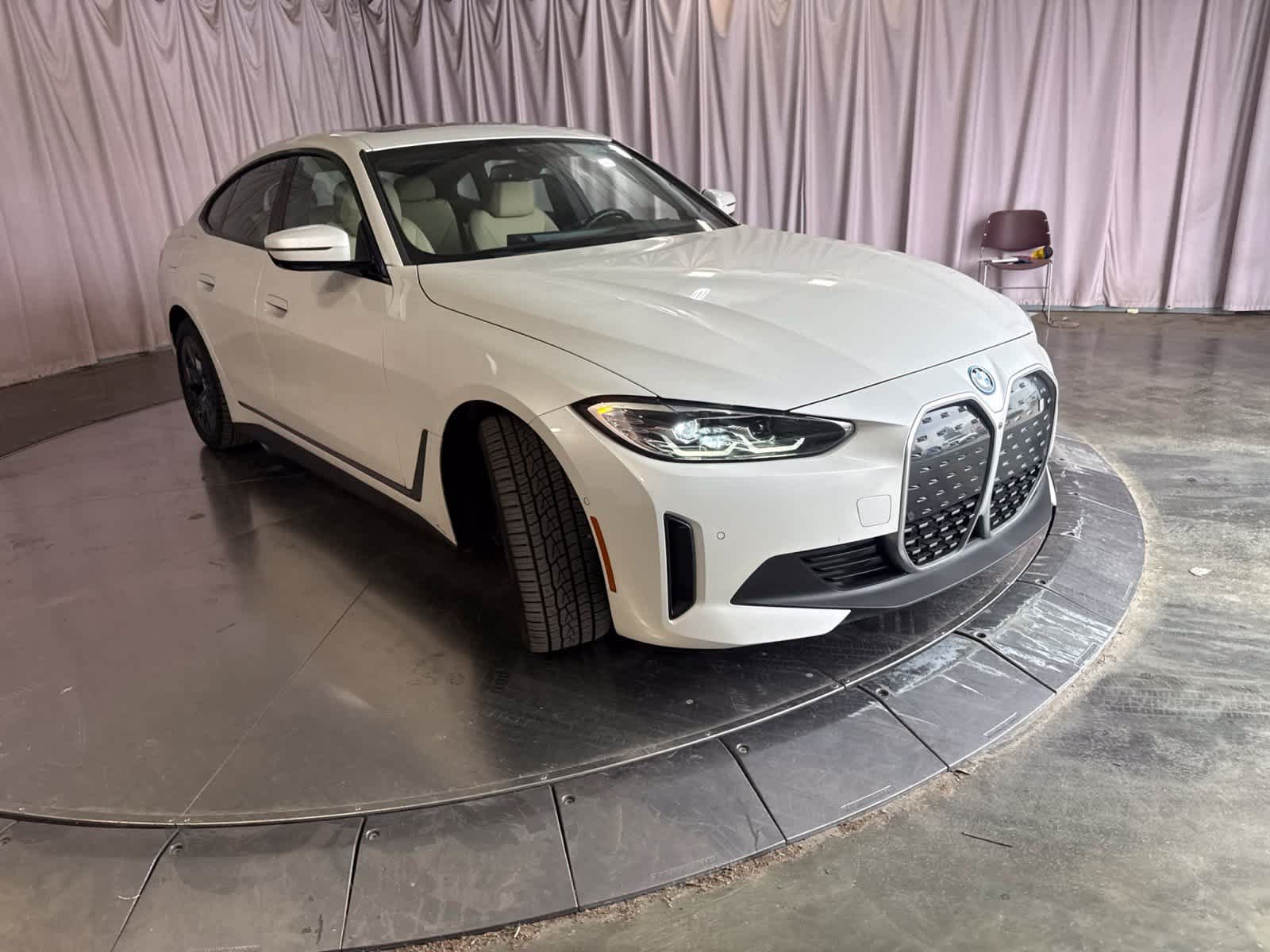Used 2023 BMW i4 eDrive40 w/ Premium Package RWD image 3